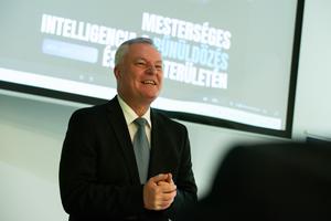 Mesterséges intelligencia a rendvédelemben - Borító